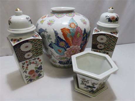 Japanese Decorative Pottery Lot