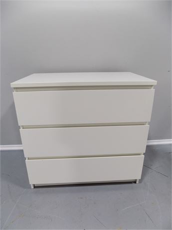 Klubbo White Wood Cabinet