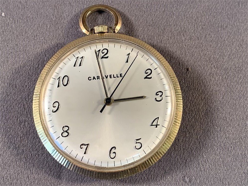 Transitional Design Online Auctions Vintage Pieces/Straight Edge/Lady