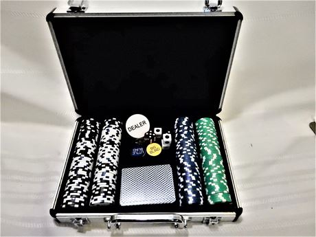 Luxury Poker Chips Set in Metal Case