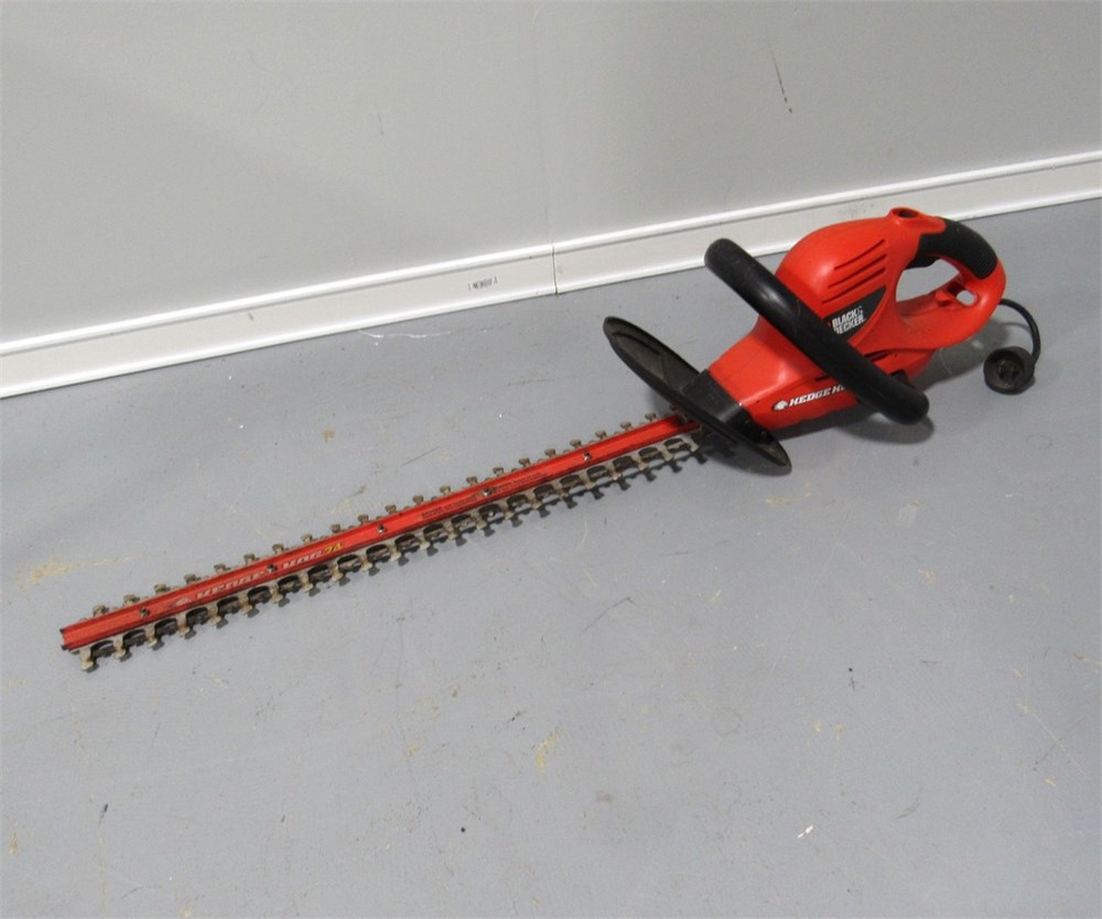 Hedge Hog Black Decker HS2400 electric 24 Hedge Trimmer. Great