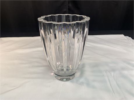VILLEROY & BOCH  Scalloped Lead Crystal Vase