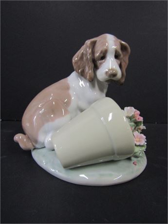 Lladro Naughty Dog. #7672. “It was’t me”
