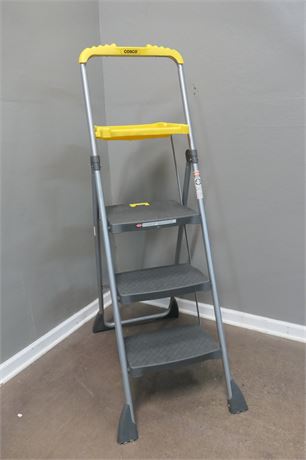Cosco 4' Step Ladder with a paint can shelf/ drip holder
