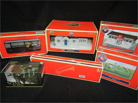 Lionel Model Train Buildings and Accessories
