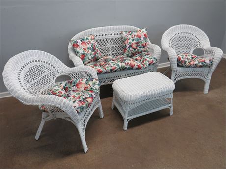 White Wicker 4-Piece Seating Group