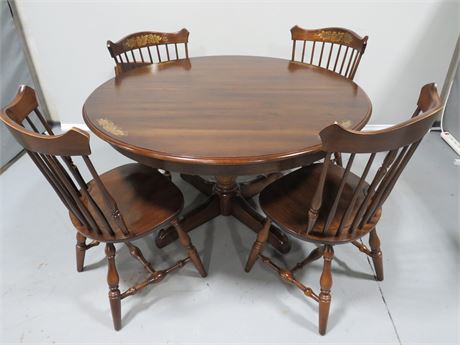 HITCHCOCK Dining Table Set