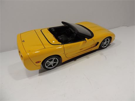 UT 1/18 Scale Chevrolet Corvette 2000 Model