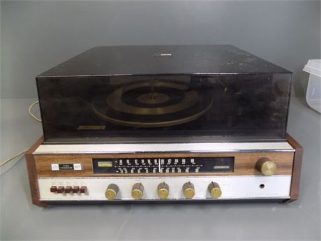 1960's AM FM Receiver & Turntable