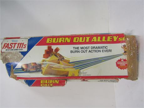 Vintage Kenner Fast 111's Burn Out Alley Race Track 1981
