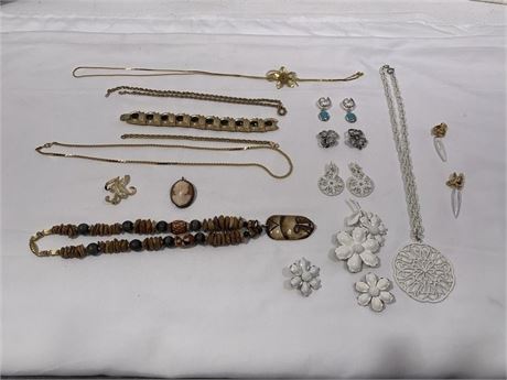 Lot of Vintage Jewelry Featuring African Soapstone Lisner  Bracelet Trifari