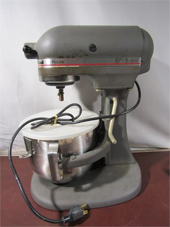 Vintage Kitchen Aid Stand Mixer K5