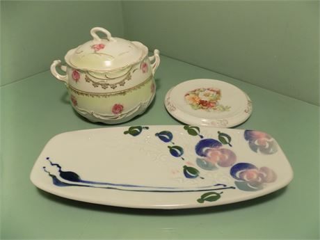 Three Vintage Decorative Plates & Pot