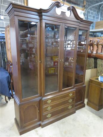 AMERICAN MASTERPIECE COLLECTION China Hutch