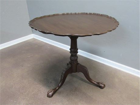 Beautiful Large Vintage Mahogany Ball & Claw Foot Pie Crust Tilt-Top Side Table