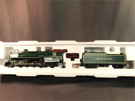 Lionel Trains Southern 4501 - 2-8-2 Mikado Engine & Tender
