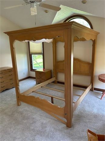 Solid Wood Canopy Bed