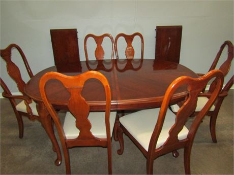 Cherry Style Dining Room Set, 6 Chairs with Cream Colored Cushions and 2 Leafs