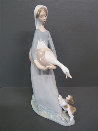 LLADRO "Girl With Goose" Figurine