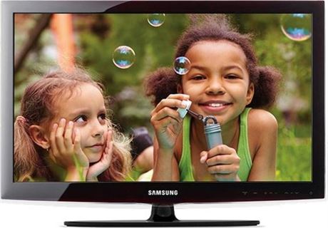 Samsung 32" Flat Screen TV / Remote