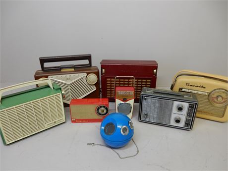 Mid-Century Transistor Radio / Motorola / GE / Panasonic / Nordmende / Travler