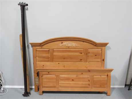 Broyhill Bed - Knotty Pine Foot & Headboard with Metal Rails - Full or Queen