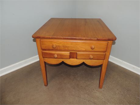 Vintage Lexington Solid Maple Side / Accent Table