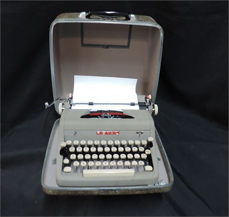 ROYAL Typewriter