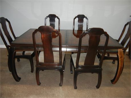 Bernhardt Dining Table with 6 chairs, 2 Leafs and Surface Covers