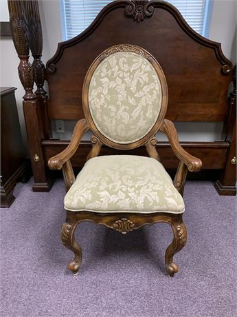 Chair/Upholstered/Wood Carved