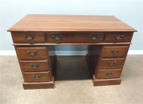 Traditional Style Solid Wood Desk