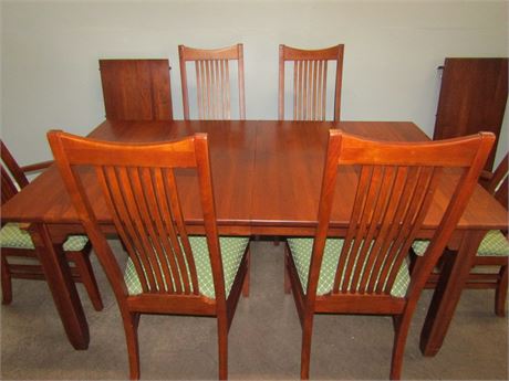 Lexington Series Dining Table and Chairs with Green cushions