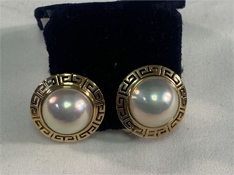 14KT Yellow Gold Mabe Pearl Omega Back Earrings