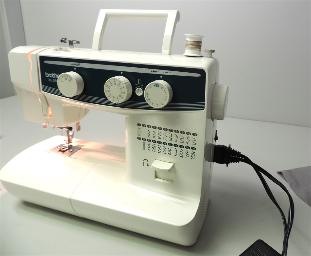 Transitional Design Online Auctions - BROTHER Portable Sewing Machine Cover