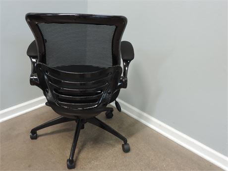 Realspace store calusa chair