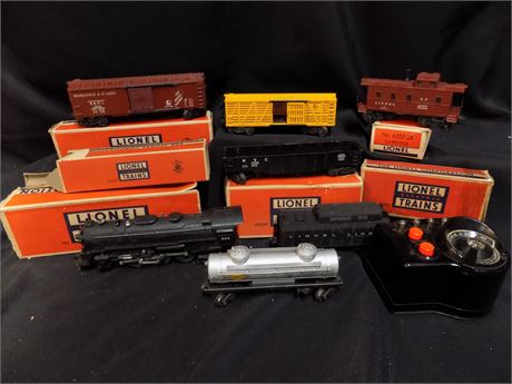 Lionel Train with Engine & Cars