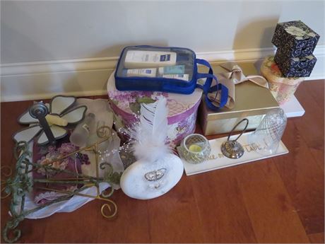 Assorted Vanity/Parlor Decoratives Lot