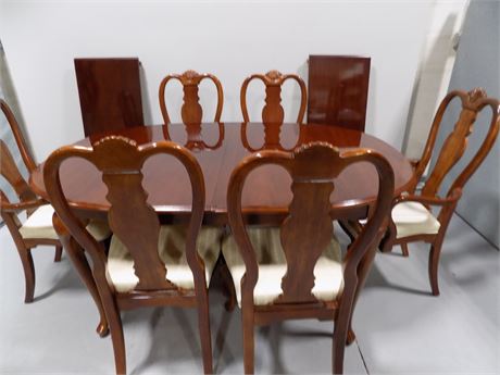 Bernhardt Dining Table & Chairs