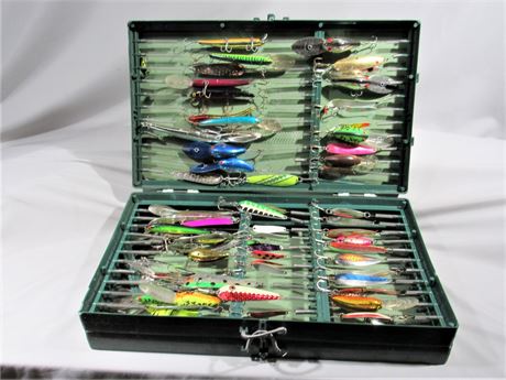 Large Vintage Fishing Lure Lot in Wille Bait File Case - 80+ Lures