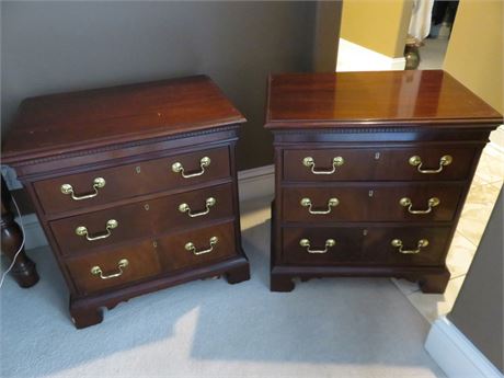 HICKORY CHAIR Cherry Nightstands