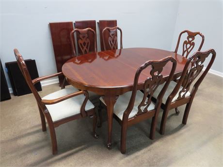 PENNSYLVANIA HOUSE Chippendale Style Dining Set