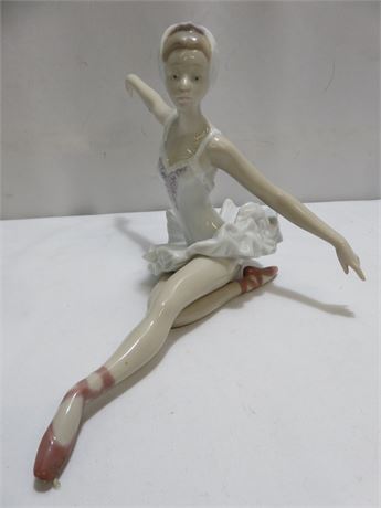LLADRO "Swan Ballet" Porcelain Figurine