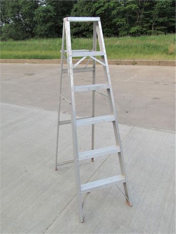 White Metal Rolling and Stamping Wonder Light 6' Aluminum Step Ladder