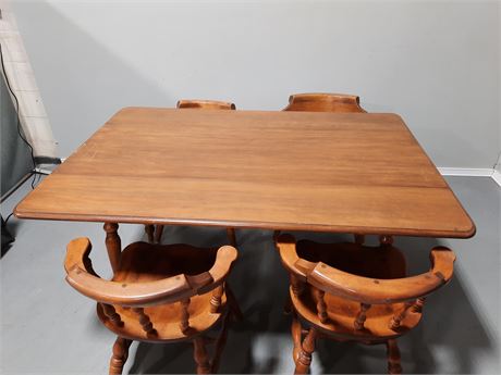 Drop Leaf Dinig Table & Chairs