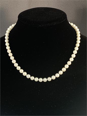 Pearl Necklace/14kt Yellow Gold Clasp