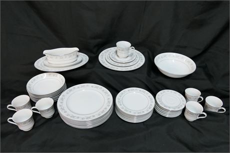 Chads Ford Fine China Dining Set
