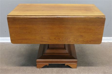 Vintage American classical solid wood, drop leaf pedestal Pembroke Table