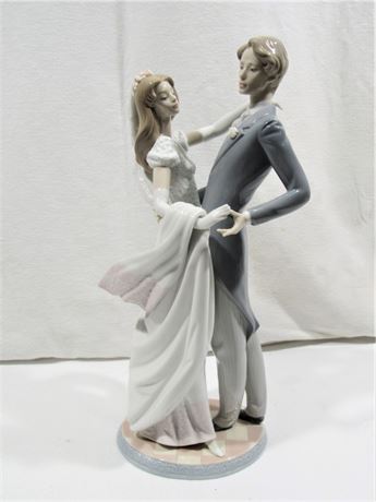 Lladro Wedding Bride and Groom Figurine - I Love You Truly