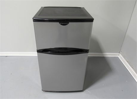 Frigidaire 3.1 cu.ft. Compact/Mini Refrigerator/Freezer