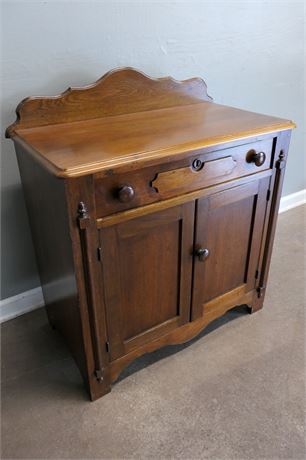 Vintage Victorian Washstand with dovetail drawer